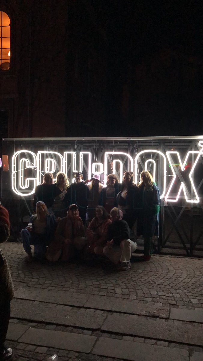 ChristianWinthe's tweet photo. Sofie og de andre seje piger fra #hal12 @alletidersroski @roskildekommune har præmiere på deres Girl skatefilm #dontgiveafox  i dag på @Charlottenborg til @CPHPIX der er udsolgt men du kan nå at få billetter i løbet af ugen..#girlskate https://t.co/h4sPs306qd