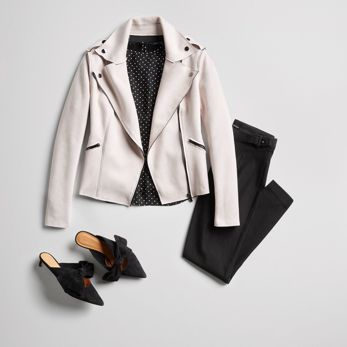 stitchfix's tweet photo. Saturday night plans? Dress up your favorite skinny jeans with a moto jacket and sleek, slip-on shoes. #StylistTip https://t.co/Qx59GmrQAo