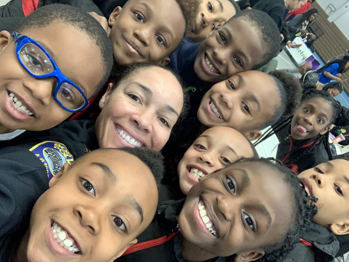 SuperBaston's tweet photo. These kids are our future!!!!#Gotpeace 🏀 https://t.co/mBd411G4pl