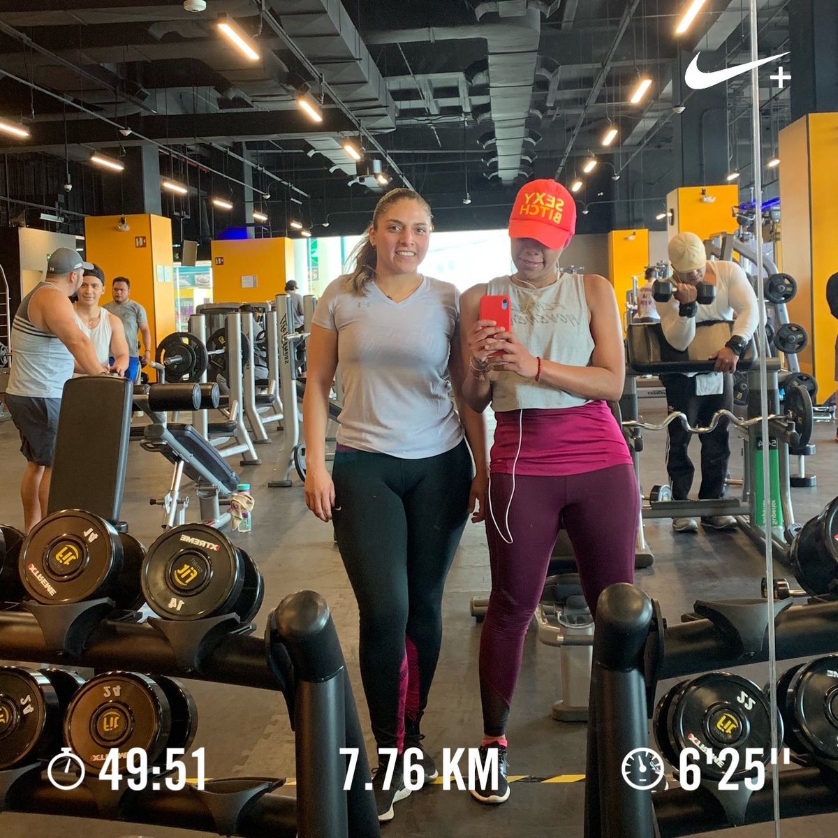 pam_gtorres's tweet photo. Aquí estamos dándole con todo! 🏃🏾♀️💪🏾 #YoElegiCorrer
#Gym #NoTodoEsFiesta #QuemandoElGordito #AleFit https://t.co/DNIWWlJF8G