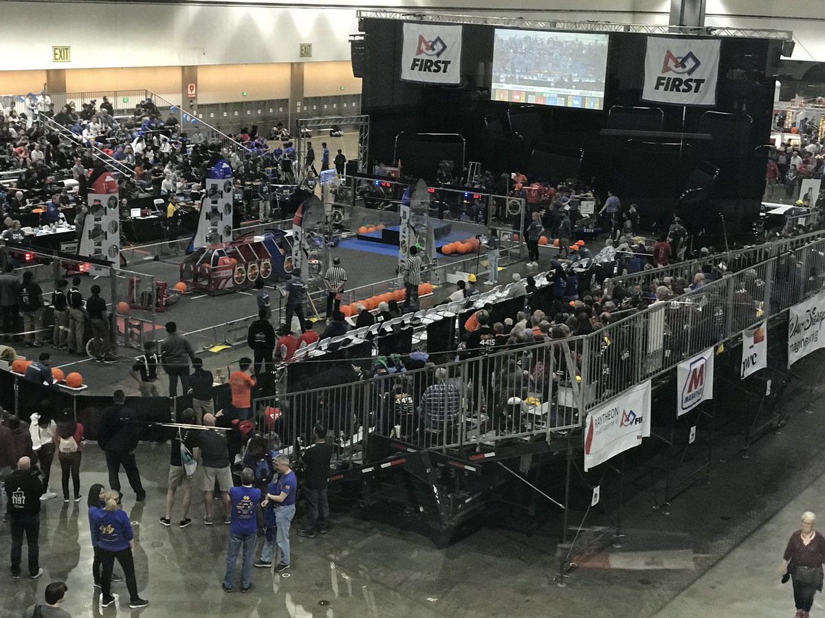 Stephist's tweet photo. Hey LA! C’mon down to @ConventionLA and get your nerd on with me and a bunch of @NASAJPL folk. It’s the @FIRSTLA robotics regionals and #ClippersSciFest. Out of town? Here’s the livestream: https://t.co/YWB6MDJ1z0 #omgrobots https://t.co/ZYt7J14NaR