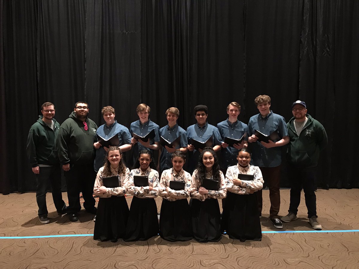 MrCapriolaOLCHS's tweet photo. Oak Lawn is your 2019 IHSA State Champions in Group Interpretation! What an honor for these amazing students! #ihsa #groupinterp #olchspride https://t.co/MpBu1lyujF