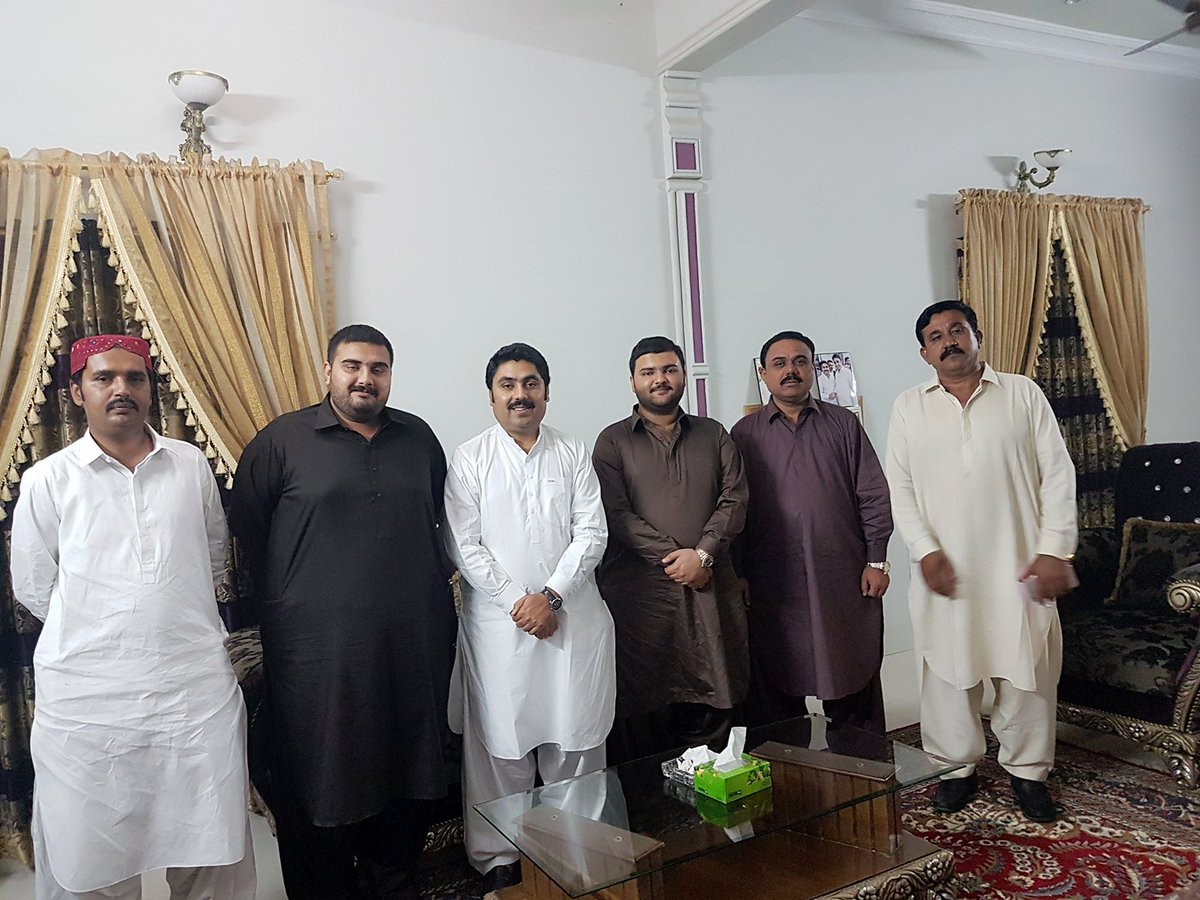 ChangShujait's tweet photo. With Dear @AsadKhanChang1 @MehboobKhanCha4 @BilalHussainCh3 Rais Laljan junejo. Rais Elahi Bux Banbhan. Riaz Khan Chang
#At_Chang_House https://t.co/8uAbsyP1EC