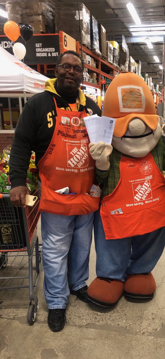 #SuccessSharing2019 #teamladera #chasinggreatness ⁦@HDSiobhanHarden⁩ ⁦<a href="/HugoLD79/">Hugo Diaz</a>⁩ ⁦@HomeDepot1061⁩