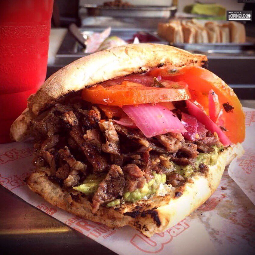 JavierGuerraC's tweet photo. ¿Adivinen quién ya se siente bien? 😎
¿Ustedes les dicen “Del Wash” o “De la Wash”? 🤔
#DeTijuana #TortasQueCuran https://t.co/jApvuR5ji2