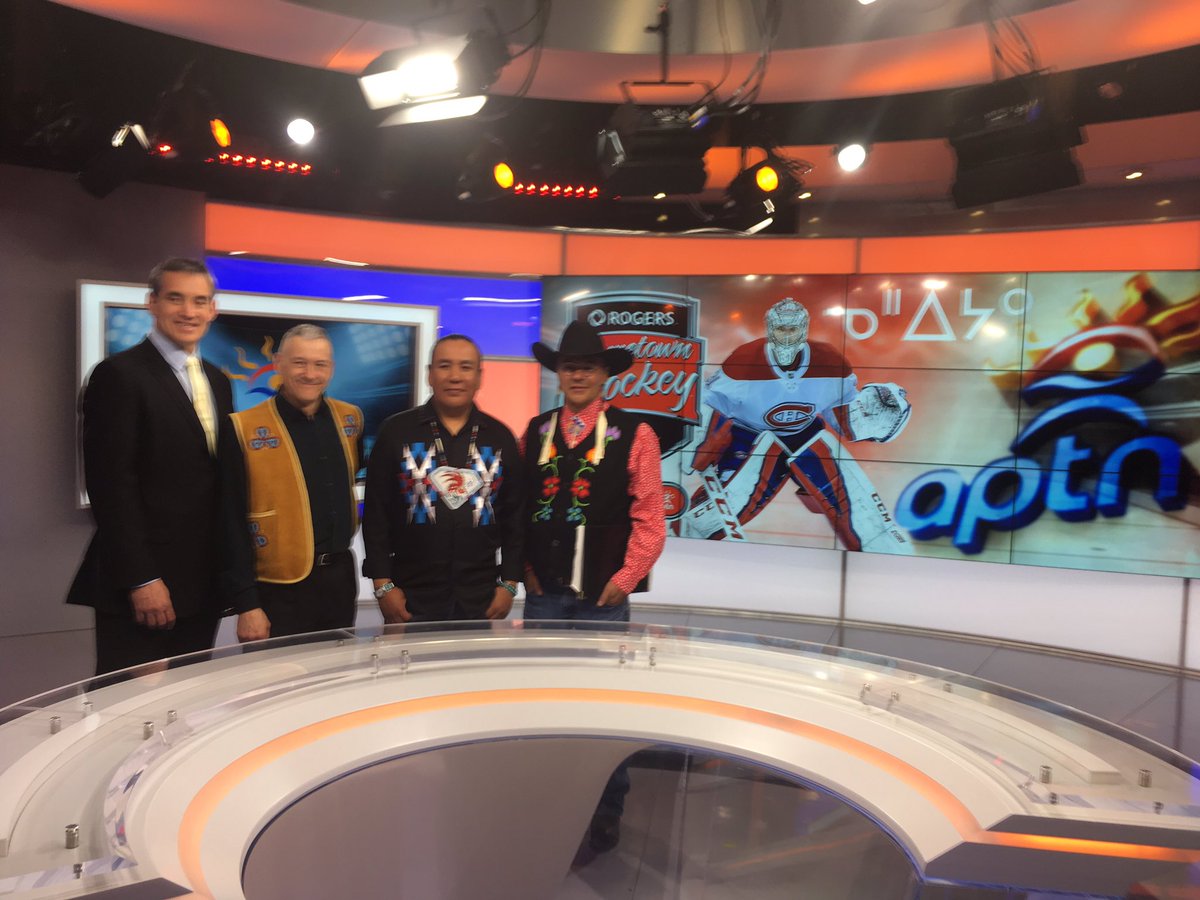 Initial meeting for @aptn_ca for their presentation of Rogers Hometown Hockey. For the first time ever it will be broadcast in Cree @CYFN_GrandChief <a href="/Shoot27Score/">Jamie Leach</a> <a href="/DreamcatcherHKY/">Alfie Michaud</a> <a href="/SAYMagazine/">SAY Magazine</a> <a href="/Akillorn19/">Alex Killorn</a> @nodjick <a href="/RicNattress/">Ric Nattress</a> <a href="/Citizenkwarren/">Ken Warren🇨🇦</a> #tv #hockey