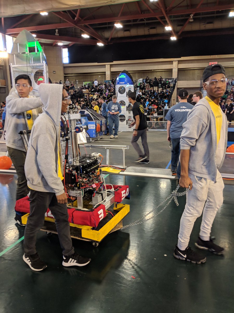 GHouse354's tweet image. Thanks for sailing with us @teamdrift4091 and @cybearbots! We made a great team @firsthudvalley #DestinationDeepSpace #nycfirst #omgrobots