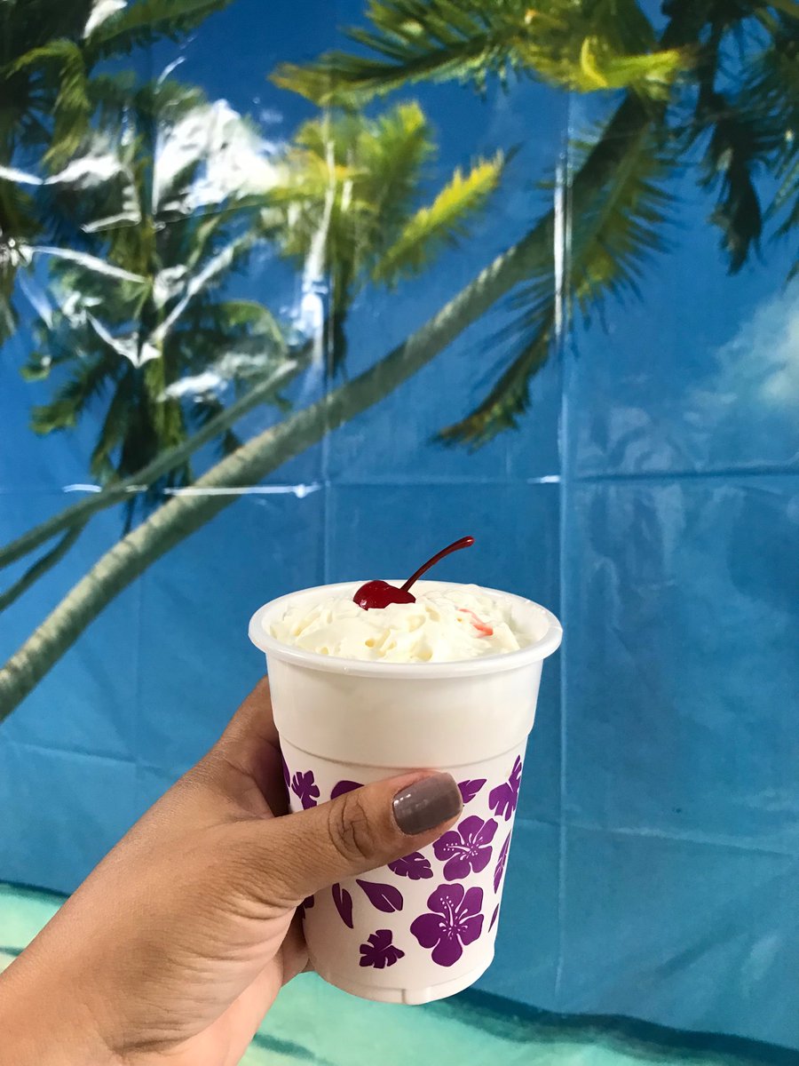 Piña colada anyone?? ⁦@HDSiobhanHarden⁩ ⁦<a href="/HugoLD79/">Hugo Diaz</a>⁩ ⁦@HomeDepot1061⁩ #chasinggreatness #teamladera