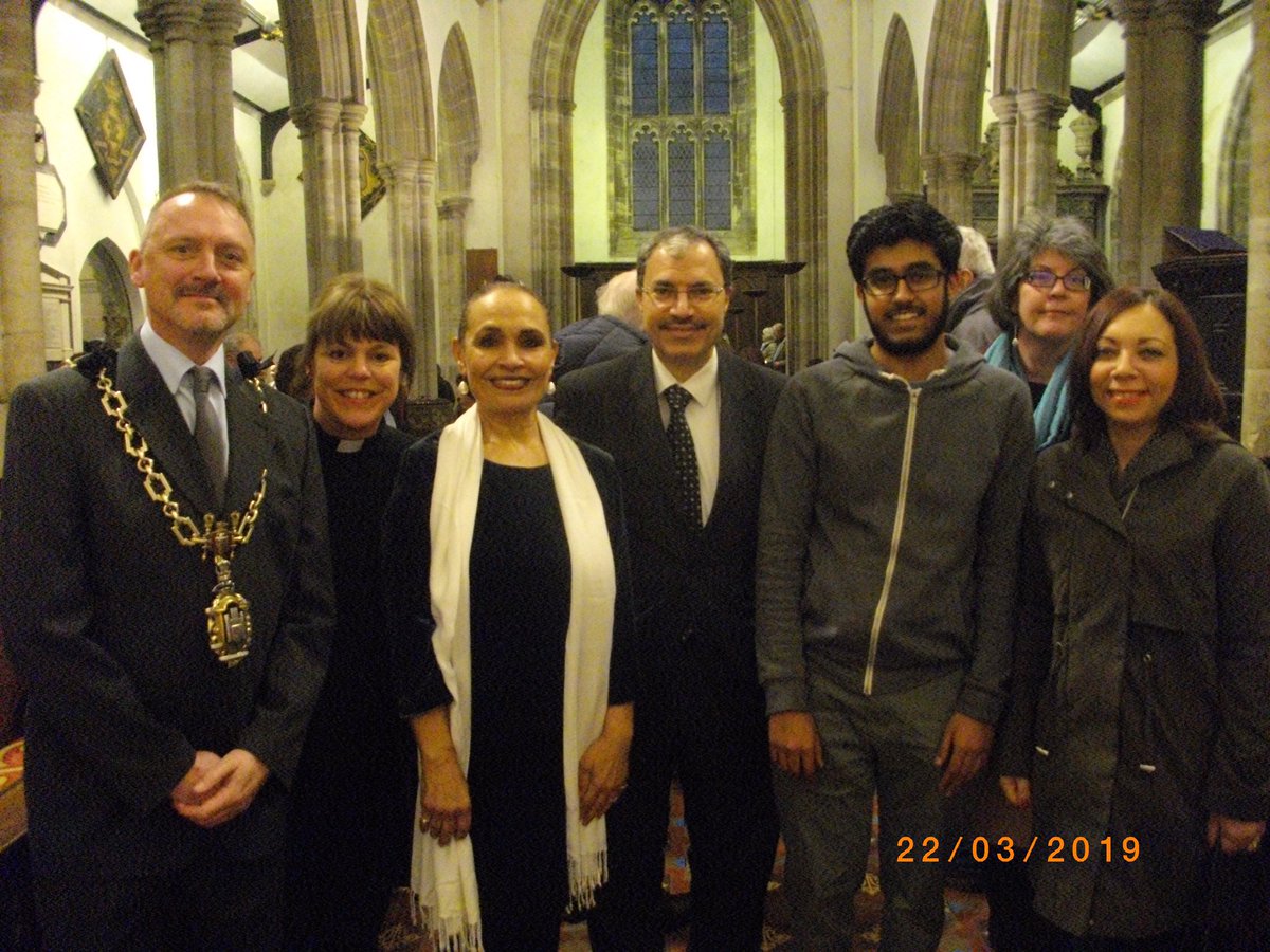 clairenenthead's tweet photo. Almost 200 people - Muslim, Christian and those of no faith - packed into St Peter’s church to express solidarity with those affected by the events in Christchurch @bishsherborne @DioSalisbury #TurnToLove #FriendshipNotFear https://t.co/KjzQ4h9E1a