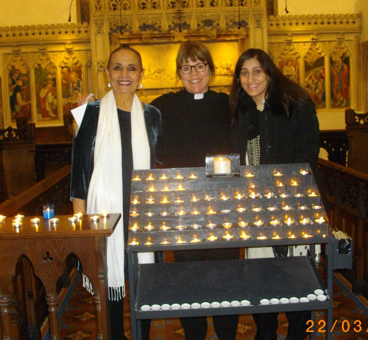 clairenenthead's tweet photo. Almost 200 people - Muslim, Christian and those of no faith - packed into St Peter’s church to express solidarity with those affected by the events in Christchurch @bishsherborne @DioSalisbury #TurnToLove #FriendshipNotFear https://t.co/KjzQ4h9E1a