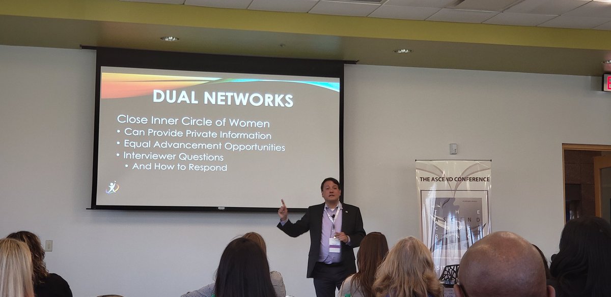 WSRapport's tweet photo. Teach! @sporing @JoynicoleM @IT4PC @AlchemistAgency #Ascend2019 #Leadership #DisruptIt #GetPositionedHigher https://t.co/6eXu0IXo6g
