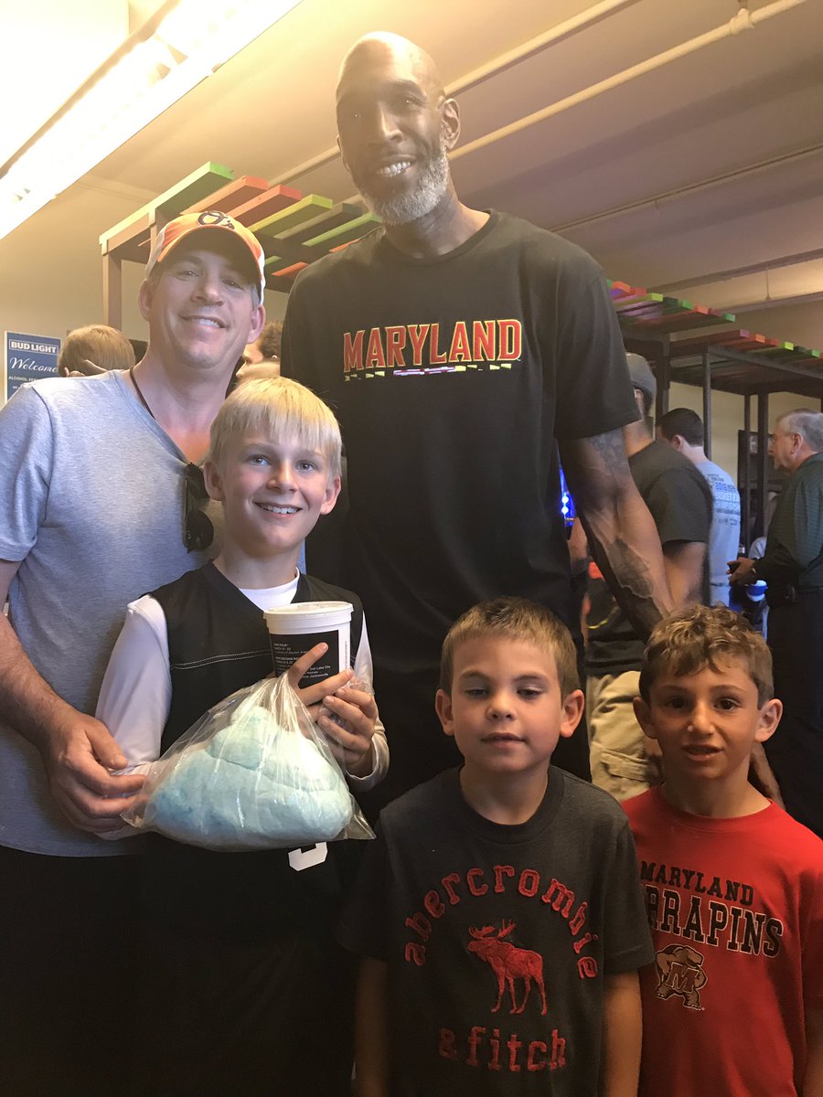 BenBeckerANjax's tweet image. Tough loss for the #terps but the crew had a good time and we ran into..#maryland basketball legend @JoeBeast95 #numberonepick #jacksonville #NCAATournament #MarchMadness2019