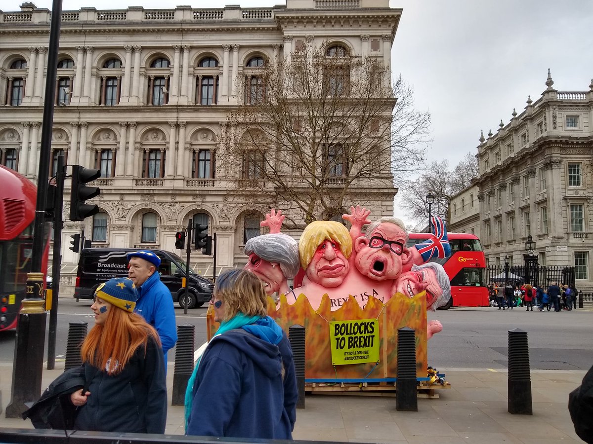 StopBrexitMarch's tweet photo. #StopBrexit #StopBrexitFloat #RevokeArticle50 #RevokeArticle50March #RevokeA50 #MakingHistory https://t.co/9MMYvjxVqf