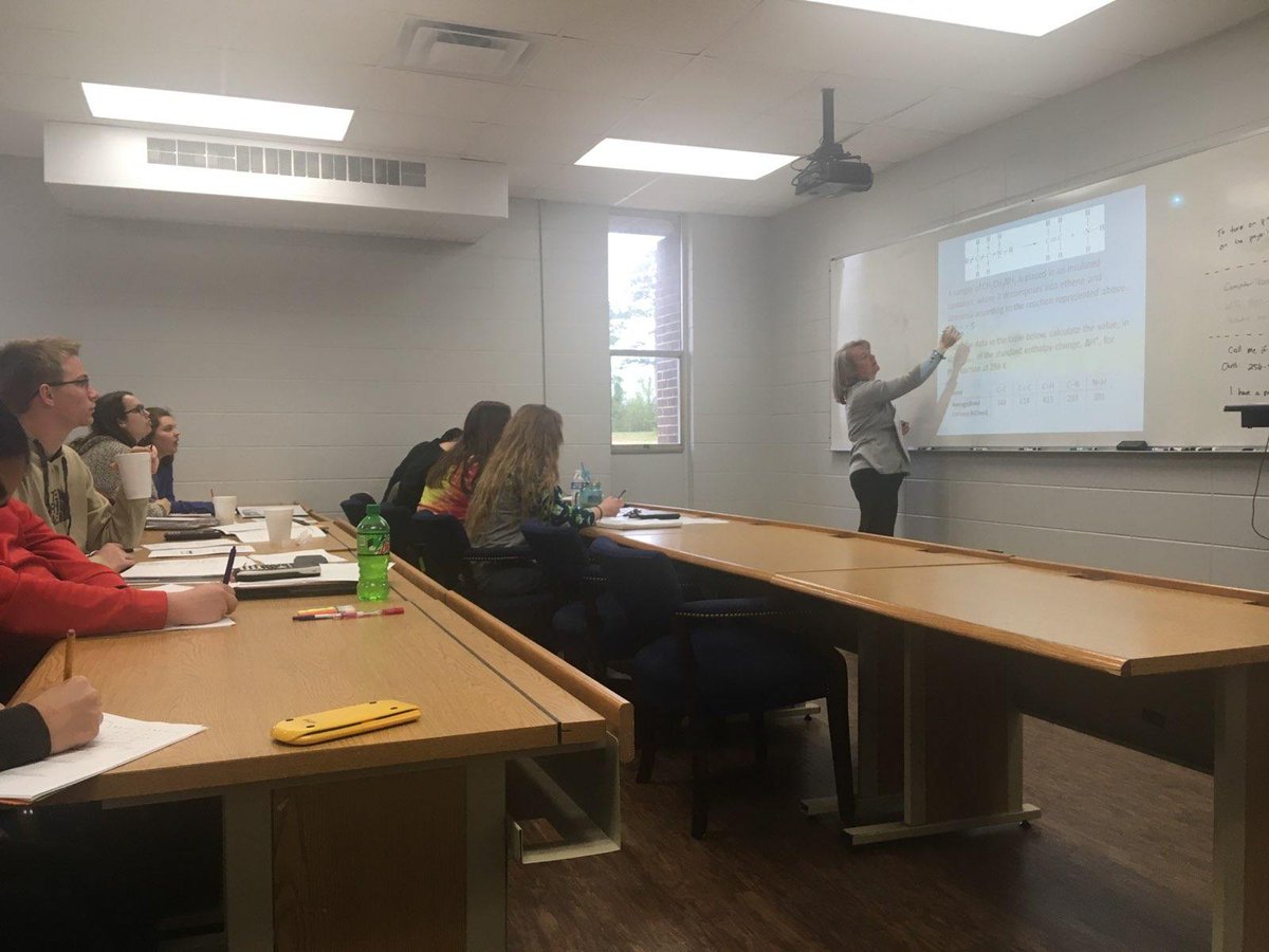 ASIM_AAMU_UAH's tweet photo. Love the dedication of these AP Chemistry students spending their 1st day of Spring Break prepping for the exam!!💖#AAMU_UAH_ASIM https://t.co/M8cLNjuRfq