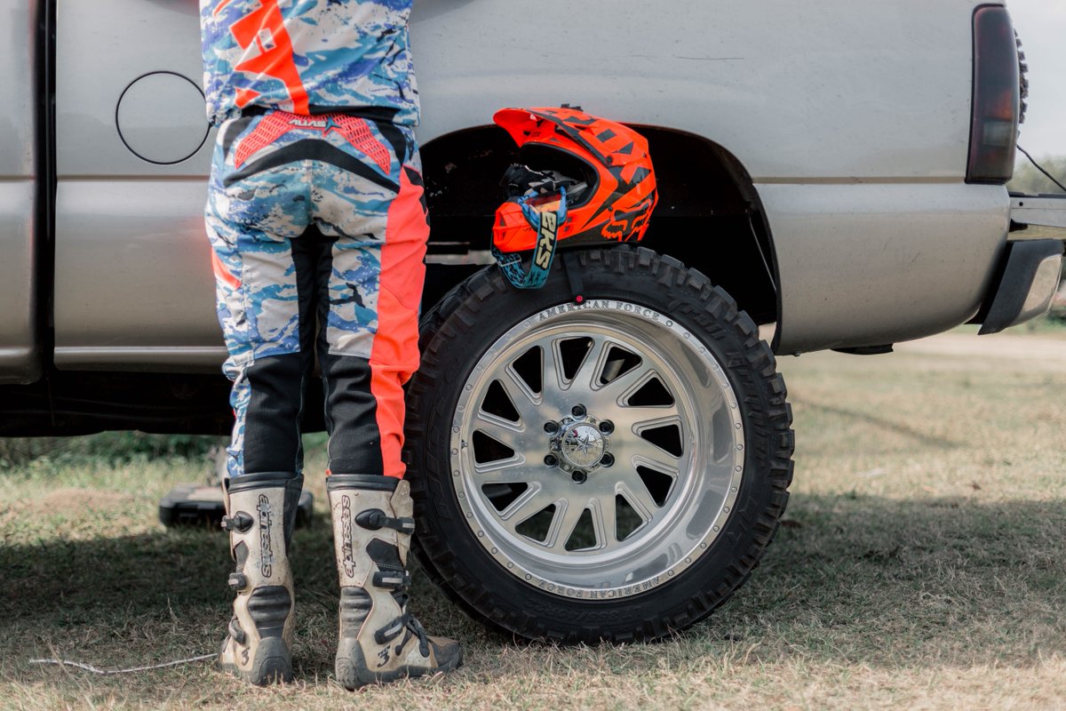 RealTruck's tweet photo. American Force AKA 22x14
#americanforcewheels #americanforce #aka #22x14 #22x12 #24x14 #nittotires #trailgrapplers #alpinestars #dirtbikes #motocross #foxracing #aliasmx #honda #yamaha #355s #dirttrack #liftedtrucks #chevy1500 #silverado #chevysilverado https://t.co/r9RH6t4PvW