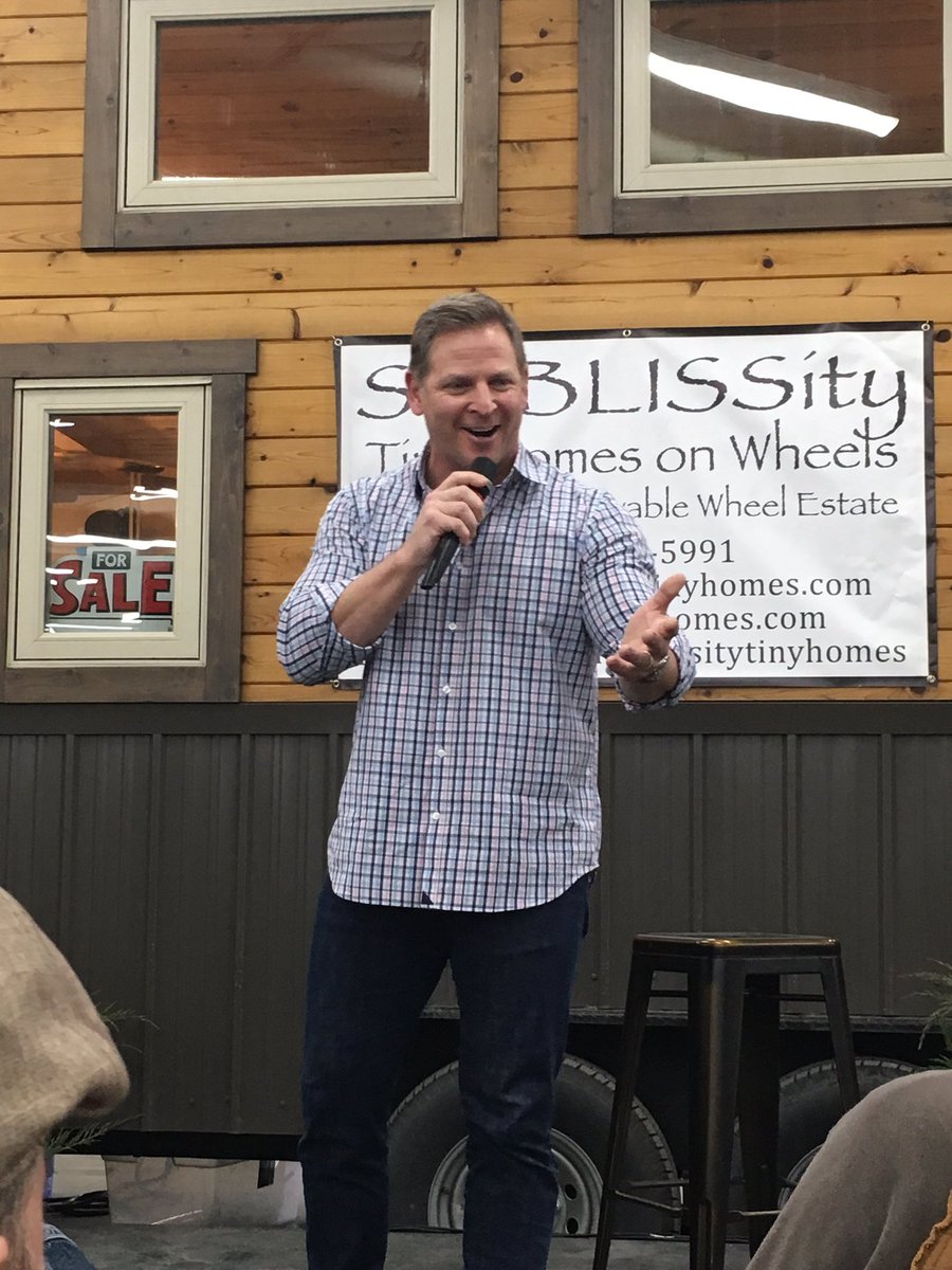 gena_co's tweet photo. Throughly enjoyed seeing and hearing tips from @jcamerontv. A highlight of the #denverhomeshow   #desperatelandscapes #mancaves @DIYNetwork https://t.co/AuRgMtQ9tT
