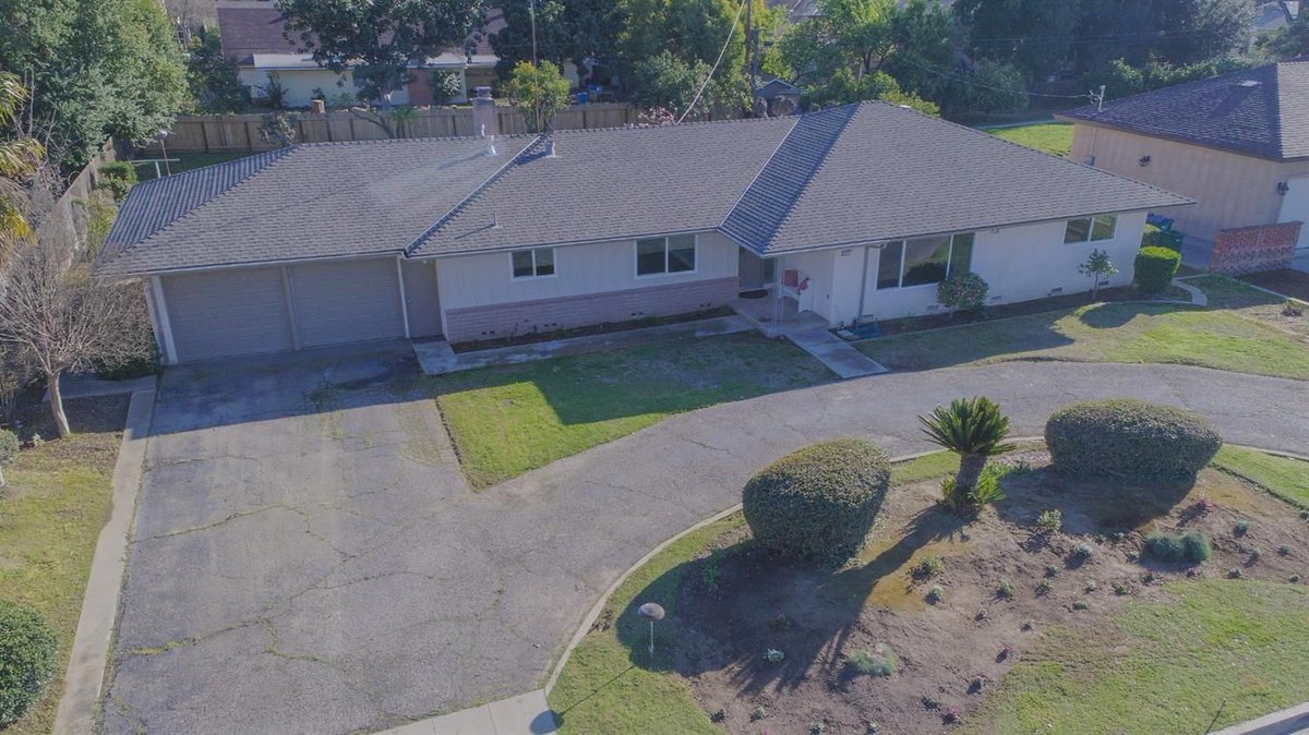 JessicaMontagRE's tweet photo. PENDING in 8 days!!! We are still having our Open House today, 1-4pm. Accepting Back-Up Offers! Wondering how it SOLD, call me. 559-940-9564. #mytruerealty #jessicamontag #broker #openhouse #sold 
6311 E Lowe Ave, Fresno, CA 93727-5740 | MLS#: 519307 https://t.co/UxwDyD68i1 https://t.co/3eijp3DY7n