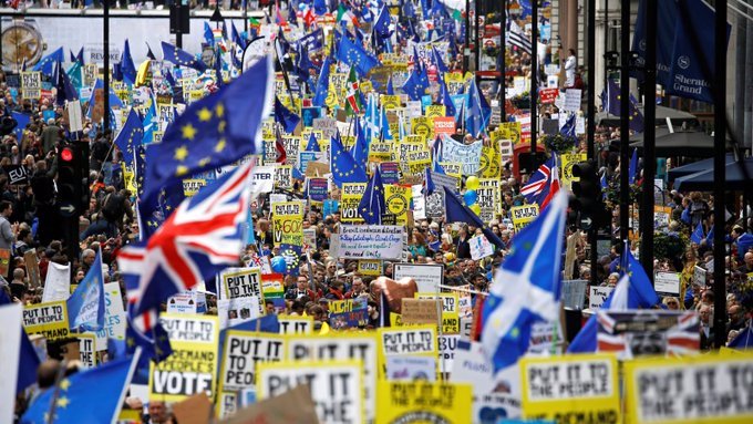 SadiqKhan's tweet photo. Today in London, thousands of people from across our city and country came together to send a clear message:

Enough is enough. No more chaos, confusion and noise. It's time to give the British public the final say on Brexit. 

#PeoplesVote 🇪🇺

#PutItToThePeople 🇪🇺 https://t.co/ha4sQmhv3j