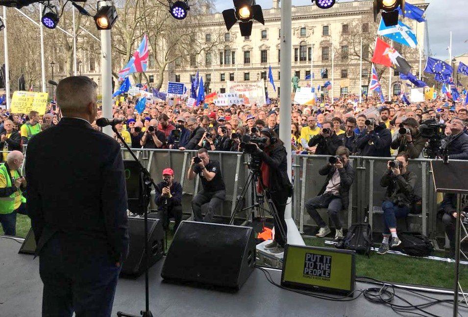 SadiqKhan's tweet photo. Today in London, thousands of people from across our city and country came together to send a clear message:

Enough is enough. No more chaos, confusion and noise. It's time to give the British public the final say on Brexit. 

#PeoplesVote 🇪🇺

#PutItToThePeople 🇪🇺 https://t.co/ha4sQmhv3j