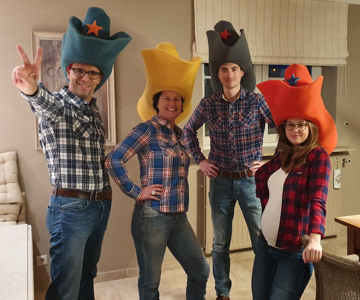 Stephan007's tweet image. Revival of the @javaposse  🤠🐎
#cowboyParty #basketball