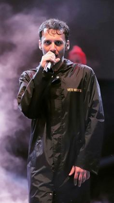 Türkiye de dans edip şarkı söyleyenler <a href="/tarkan/">Tarkan</a> <a href="/Hadise/">HADİSE</a> <a href="/edisgorgulu/">EDIS</a>