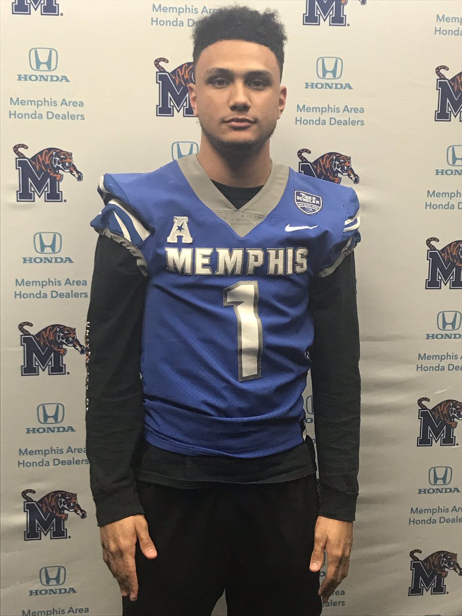 jordanwatkins's tweet photo. Having a great visit at The University of Memphis🐯 #stripemup #MemphisFootball #GoTigers @Football_BTHS @MemphisFB @Aspirationsgym https://t.co/2OYzlRDegw