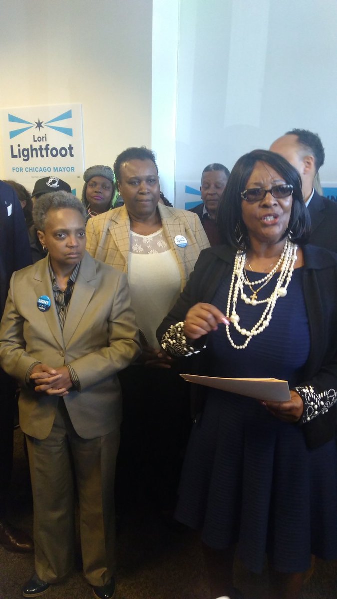 1DayWPWorkshops's tweet photo. @LightfootForChi Saw you just earlier in Austin on #Chicago #WestSide. Congratulations on @EmmaMittsAld37 endorsement and introduction. #TeamLightfoot @Suntimes @chicagotribune https://t.co/buDf6yUfJs