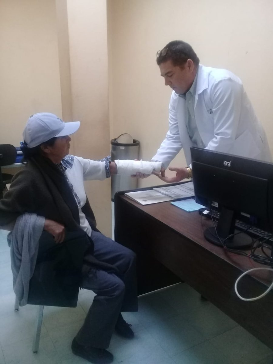 AliuskaSinclair's tweet photo. Feliz día a nuestros fisiatras de la Brigada Médica Cubana en Ecuador y en especial a los de la provincia Bolívar. #Cuba#CubaEsSalud #SomosContinuidad @DiazCanelB @embacuba_ecuad @CubacooperaCu @brigadacubanae https://t.co/X1koaQD8ag