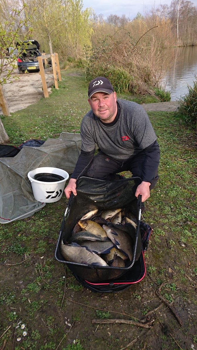 WillRaisonFish's tweet photo. Middle lake again today peg 91 what a day struggled the first few hours started priming the 5m line with small ball's of new fl groundbait, + maggots by hand fantastic last 2 hour's, big F1s + bream, finished with 92lb and a match win! #advantagebaits #f1groundbait #daiwauk https://t.co/tRGgMR3bGL