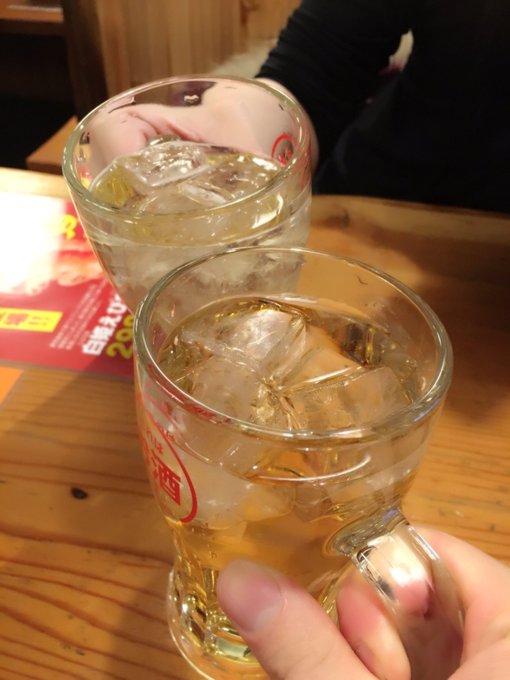 今宵はローズさんと朝まで語ろーずしてきましたいっぱいお話しました呑みました🍷🦇🎩✨そろそろ夜明け....おやすみなさい👻💤 https://t.co/8v2LelmGGQ<a href="/tag/visualkei"class="tags"><span>#visualkei</span></a><a href="/tag/%E5%B9%B3%E6%B8%85%E7%9B%9B"class="tags"><span>#平清盛</span></a><a href="/tag/%E9%AD%94%E7%95%8C%E7%94%9F%E3%81%BE%E3%82%8C%E9%AD%94%E7%95%8C%E8%82%B2%E3%81%A1"class="tags"><span>#魔界生まれ魔界育ち</span></a><a href="/tag/%E3%83%B4%E3%82%A3%E3%82%B8%E3%83%A5%E3%82%A2%E3%83%AB%E7%B3%BB"class="tags"><span>#ヴィジュアル系</span></a><a href="/tag/%E5%B0%91%E3%81%97%E3%81%A7%E3%82%82%E6%B0%97%E3%81%AB%E3%81%AA%E3%81%A3%E3%81%9F%E3%82%89"class="tags"><span>#少しでも気になったら</span></a>