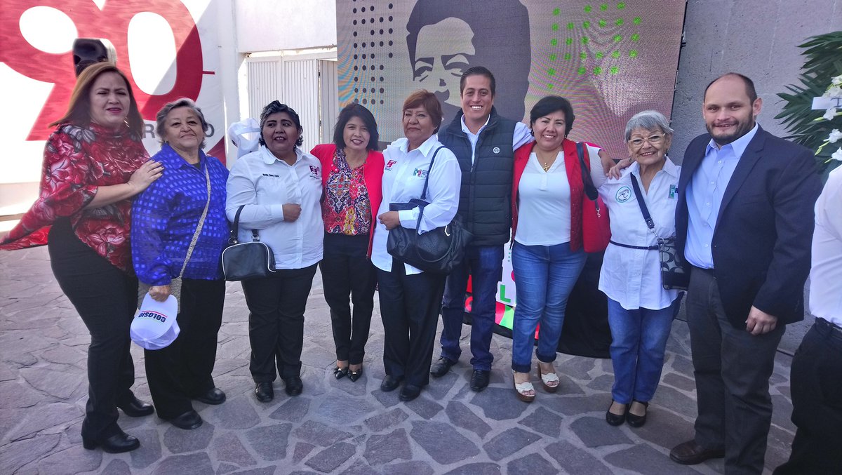 luzelenaarella4's tweet photo. Su legado más vigente que nunca! #XXVaniversarioLuctuoso #ColosioVive @IRHslp @PRI_SLP @EliasPesinaR @GestionSLPPRI @Mely_Romero https://t.co/YbZnu36edC