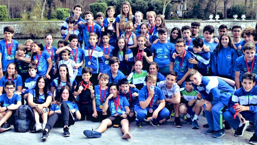 #SacaLaLengua a la muerte subita Hoy se han sumado todos los campeones del Campeonato de Jovenes Promesas de la Comunidad de Madrid en Aranjuez. Ha sido todo un exito. El #Piragüismo se suma a esta campaña promocionada por @LaLiga