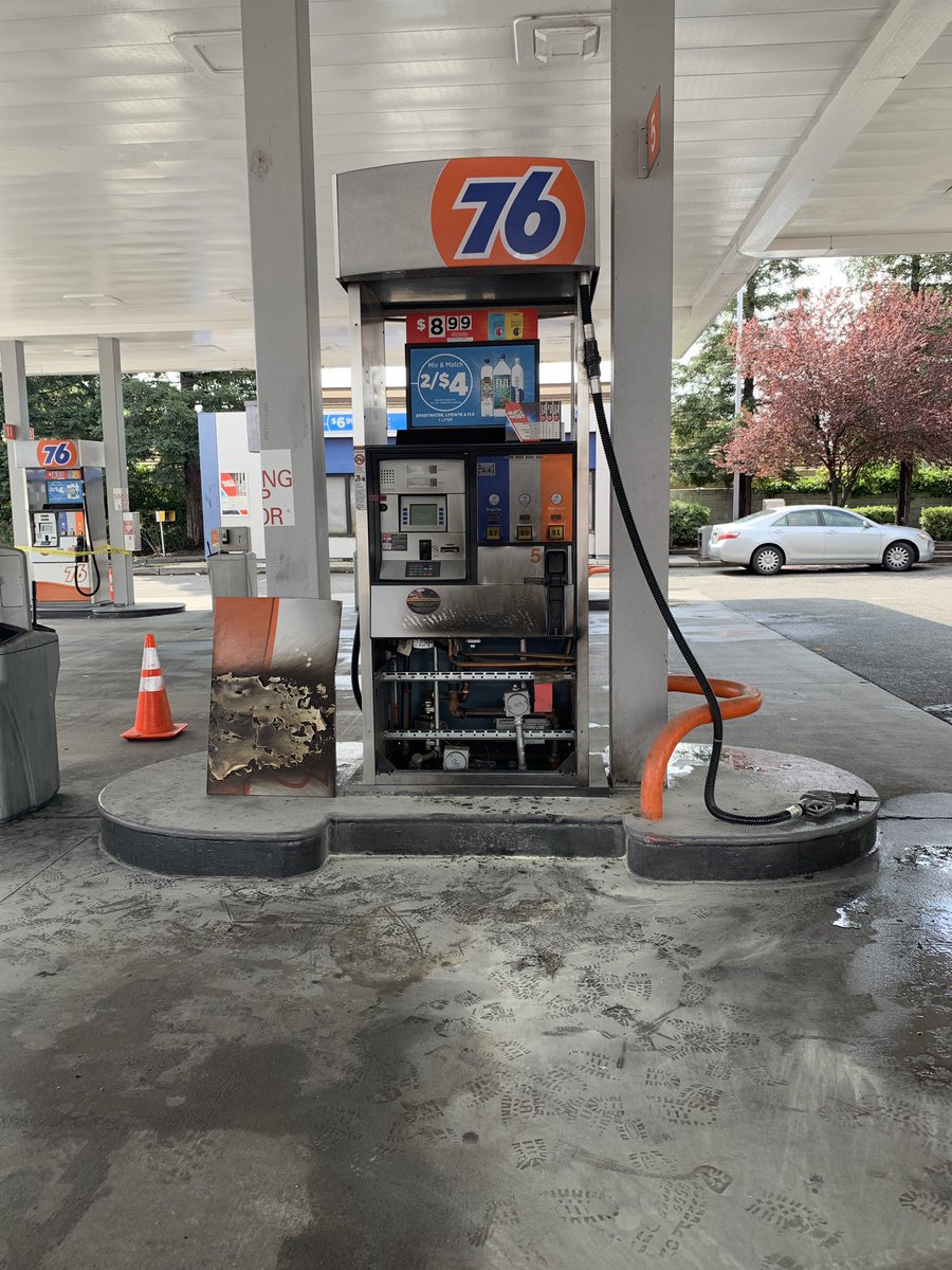 metrofirepio's tweet photo. Immediate Release:
#MetroFire needs help locating the following person suspected of #arson at the Unocal 76 gas station on #WattAve and #FairOaks Blvd earlier today.
Anyone w/info on this subject is urged to immediately call 911 or contact our Arson Tip Line at 916-859-3775 https://t.co/qitwNwO3yh
