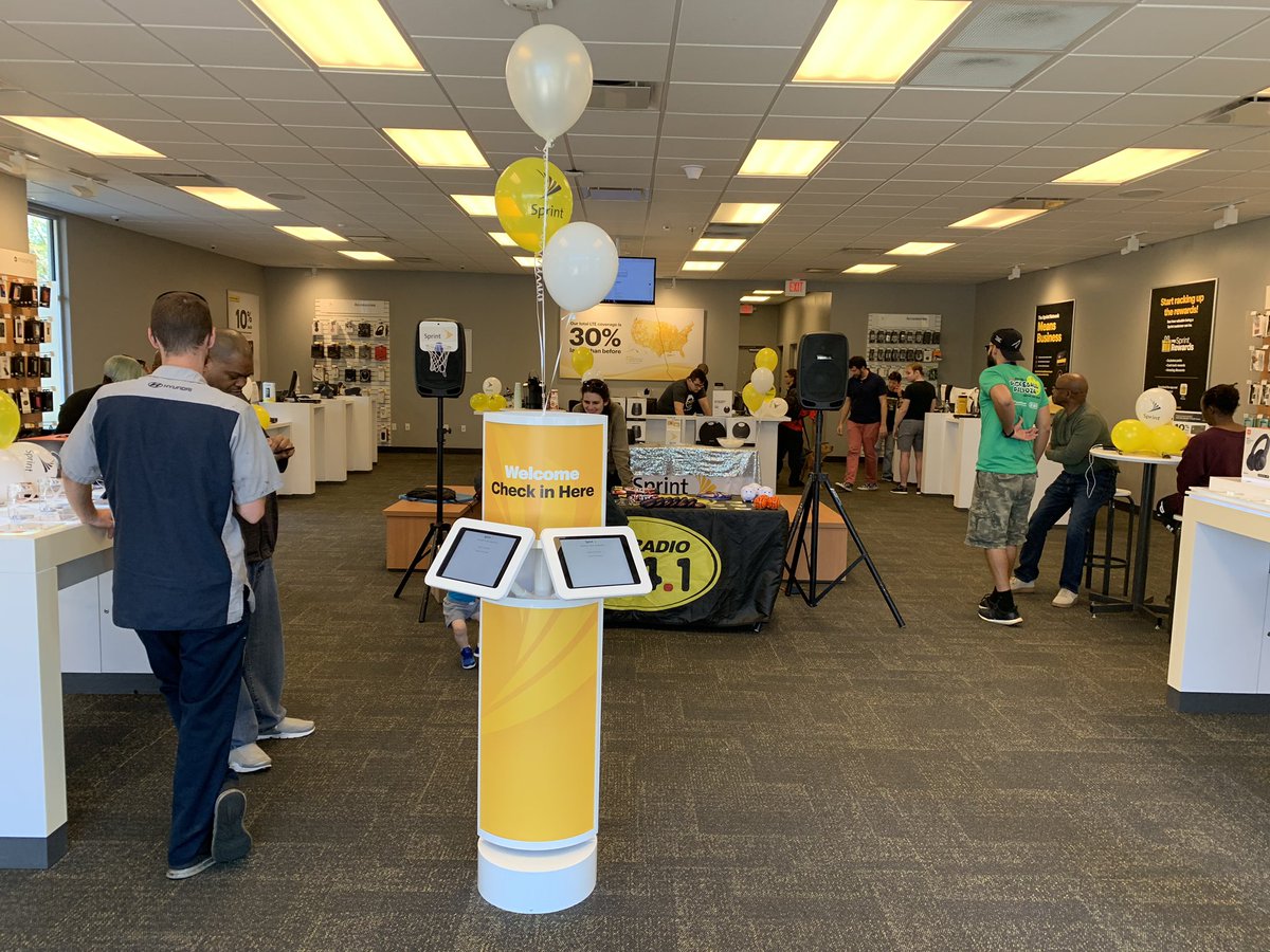 leishly's tweet photo. Come to our store 🎈🎈🥳🥳 https://t.co/G2VyAyZZef