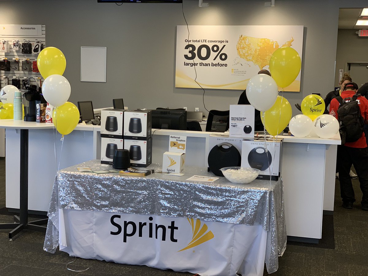 leishly's tweet photo. Come to our store 🎈🎈🥳🥳 https://t.co/G2VyAyZZef