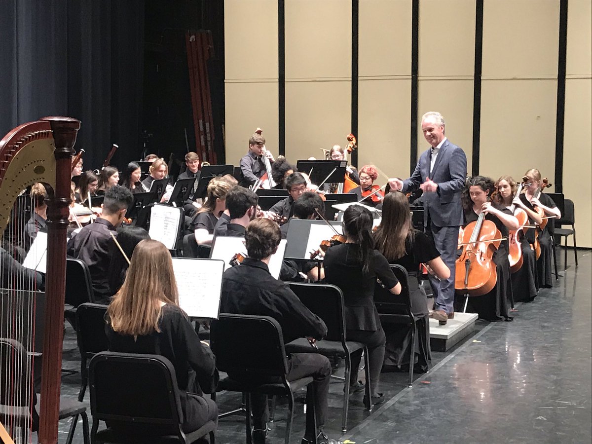 GregFischerLou's tweet photo. Putting the city core value of lifelong learning into action today with @LYO_Rocks Symphony Orchestra. Thanks Music Director Doug Elmore for the lesson on conducting and to the young musicians for doing an awesome job. Congratulations, LYO, on 60 great seasons! https://t.co/GG4GIooGWU