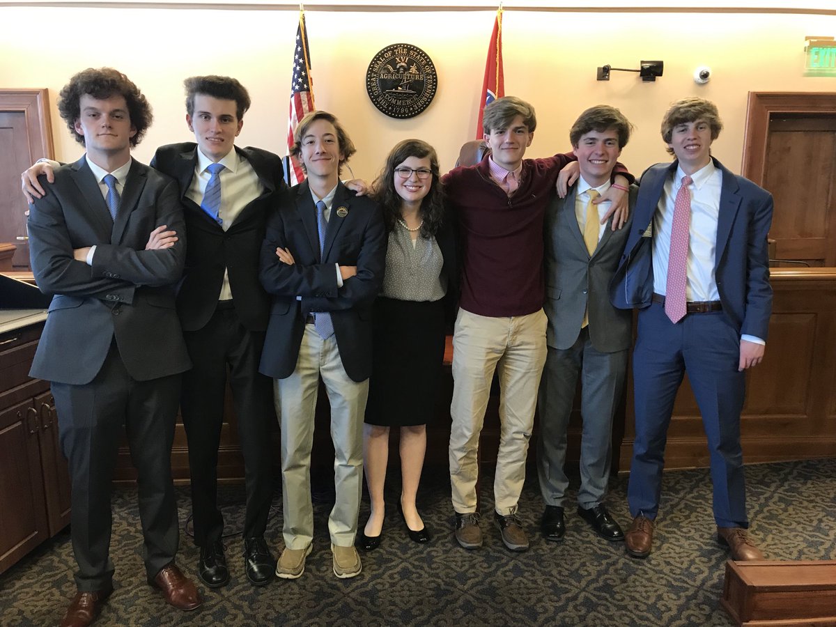 We are going to miss these Mock Trial seniors next year! #2019 #LegalEagles ⁦@SMMHSEagles⁩