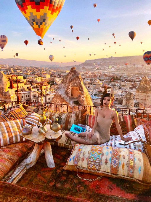 1 pic. In love with the morning hot air balloons, Turkey. 🎈❤️ https://t.co/gqTFxkhbNN