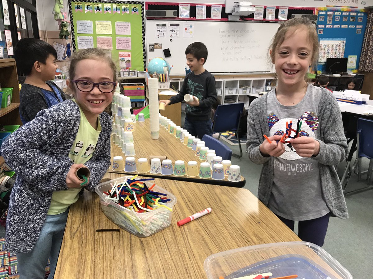 MrsWeller64's tweet photo. Doing STEM activities and challenges! @FranklinD64 #D64smiles #engagedD64 https://t.co/bb557H7wYT