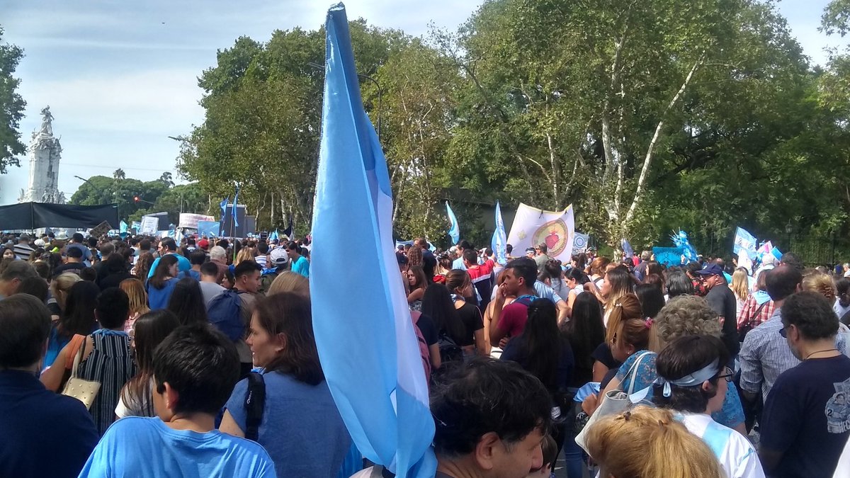NewSeasonAr's tweet photo. Hoy, trabajamos en la cobertura de la marcha por la vida. 💪🏻
#YoMarchoPorLaVida https://t.co/wYGOWFjuJ9