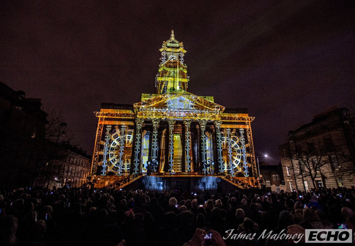 YouFromLancs's tweet photo. Birkenhead Town Hall came alive for Animated Square - the first spectacular event of Wirralβs year as Borough of Culture for Liverpool City Region.
@imaginewirral @WirralCouncil @livechonews
#AnimatedSquare https://t.co/MLrO2go3ij