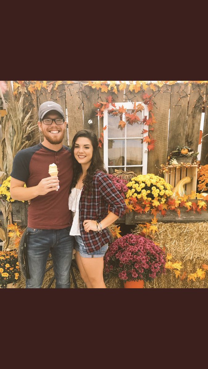 HannaVanhoose's tweet photo. I’ve spent two falls now falling for you ❤️ https://t.co/r1WG5kYCk8