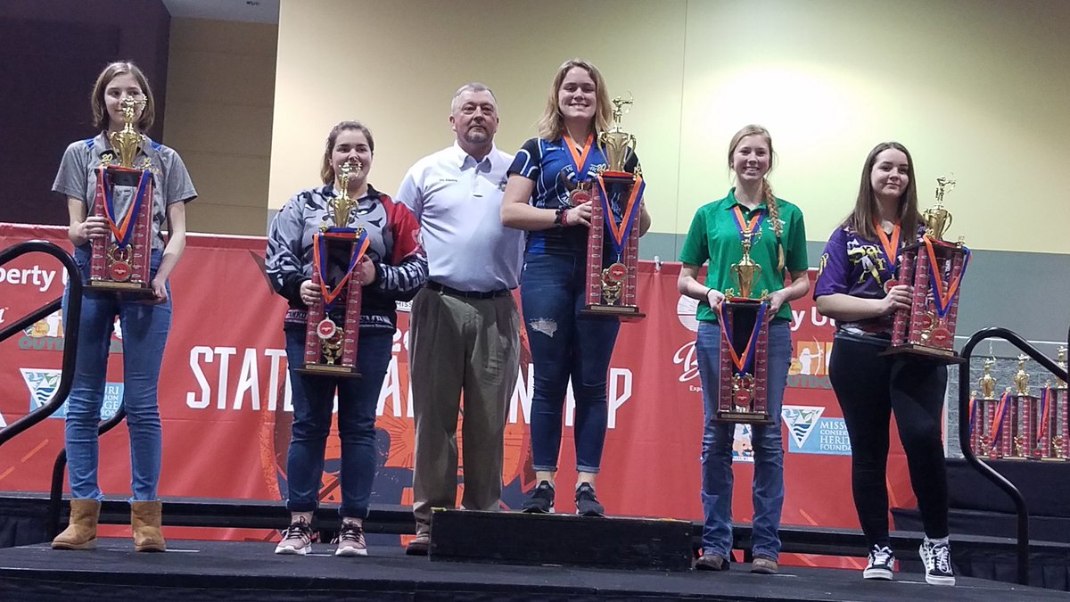 hsdr3archery's tweet photo. 1st place high school female senior Madison G. https://t.co/n5K1Ra1xqp