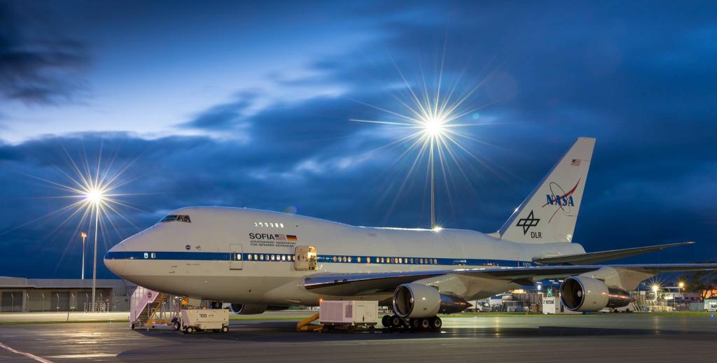 NASA (@NASA) on Twitter photo 2019-03-24 02:05:01 Passionate about the world of astronomy? Apply to go behind the scenes of @SOFIAtelescope, the world’s largest flying telescope, during an April #NASASocial event in California where youll meet researchers exploring the cosmos from 40,000 feet! Details: go.nasa.gov/2Fwdn7b Passionate about the world of astronomy? Apply to go behind the scenes of @SOFIAtelescope, the world’s largest flying telescope, during an April #NASASocial event in California where youll meet researchers exploring the cosmos from 40,000 feet! Details: go.nasa.gov/2Fwdn7b