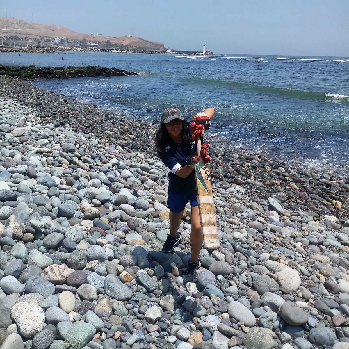 Adi_cuack's tweet photo. #cricket #icc #RT @iccamericas @cricketworldcup @icc @cricket_peru  #worldwidewickets #Peru #beach https://t.co/sCD4RVshud