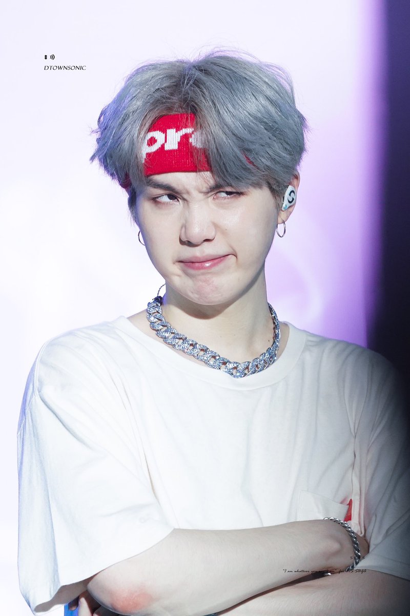 HSu1501's tweet photo. 😽 12days_coundown_LYinBangkok 😽
#BTS #SUGA #방탄소년단 #민윤기 #슈가 #AGUSTD #LoveYourselfTour 
Thanks for pic: @dtownsonic_suga 💜🙏🏻 https://t.co/cboAg7TiLw