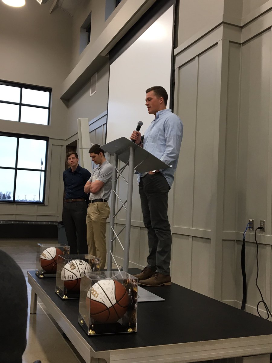 DordtHoops's tweet photo. Had a wonderful time celebrating the 2018-19 season with family and friends tonight! What a special group and thankful for the 3 seniors that left their mark on this program. #Made2Thrive https://t.co/aBiGyrVfhE