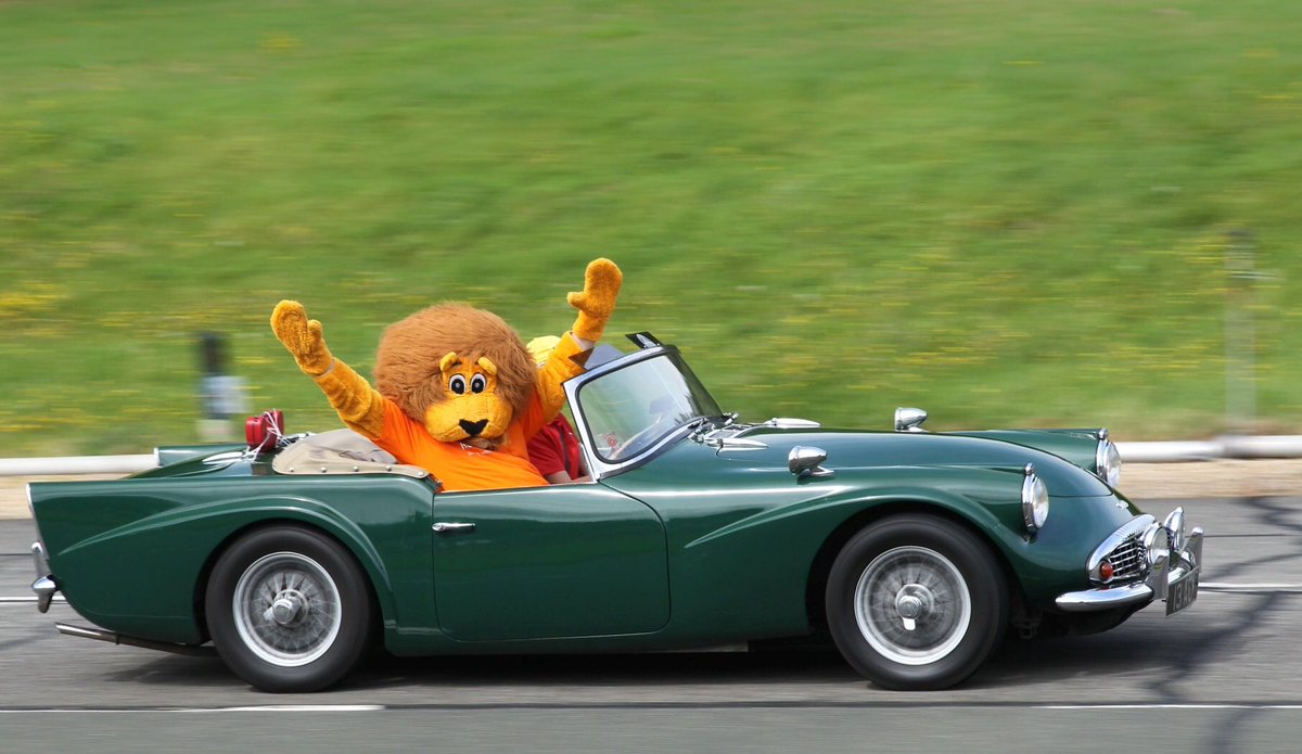 CarClubAwards's tweet photo. The winner of the BEST CAR CLUB CONTRIBUTION TO CHARITY has undertaken an inspired charitable endeavour in support of a worthy cause. 

And the winner is... the Daimler SP250 Owners Club

#carclubawards https://t.co/5D3Hy0FDqN
