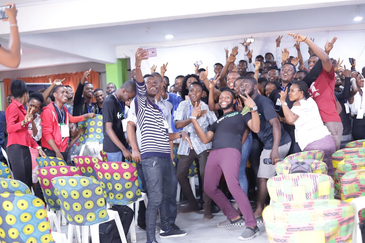 Samson_Goddy's tweet photo. Way to end the #forloopAba event. After speaking about how to contribute and giving back to open source communities.

I gave a talk centered around "licenses, git, advocacy" and Google Summer of Code.

#foss
#LibrePlanet 
#opensource https://t.co/ywlZKBIqqL