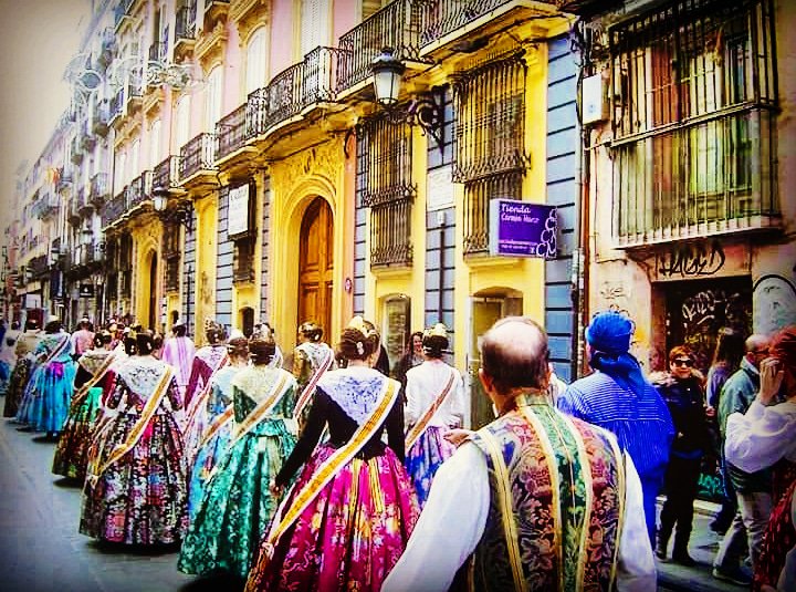 ArantXito's tweet photo. Pasacalle... #Fallas2018 #FallaSanMiguelPlazaVicenteIborra #FallaSanMiguel #PasacalleFallaSanMiguel https://t.co/LgjC6smHhE